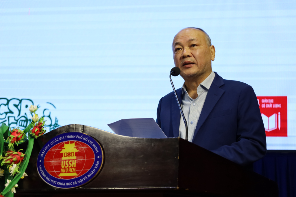 TS. Phan Thanh Định bày tỏ sự quan tâm tại phiên đầu hội thảo về Truyền thông CRS - ẢNH: ĐÌNH VINH 