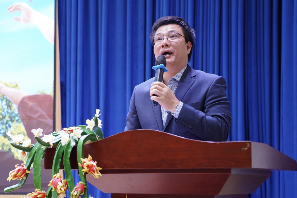 PGS.TS Lưu Văn Quyết mong muốn sẽ có nhiều hoạt động, dự án đồng hành và hỗ trợ sinh viên trong tương lai - Ảnh: QUỲNH NHƯ