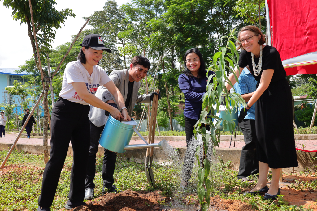 Các loại cây như tràm, chanh, sả được gieo trồng tại Vườn Thái, góp phần biểu trưng cho mối quan hệ gắn kết giữa Việt Nam và CHLB Đức - Ảnh: QUỲNH NHƯ