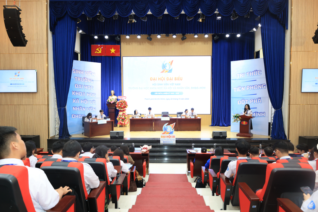 Đại hội đại biểu lần thứ XI, nhiệm kỳ 2025 - 2028 diễn ra tại Hội trường Nhân Văn, Trường ĐH KHXH&NV (Cơ sở Linh Xuân) - Ảnh: NGỌA KỲ